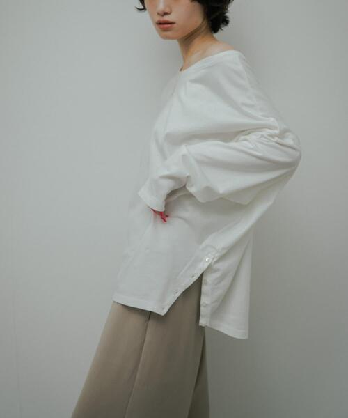 URBAN RESEARCH DOORS(アーバンリサーチドアーズ)の「Soft Cotton Loose Long-Sleeve T-shirts(Tシャツ/カットソー・レディース・オフホワイト/ブラック・FREE)」の4枚目の写真
