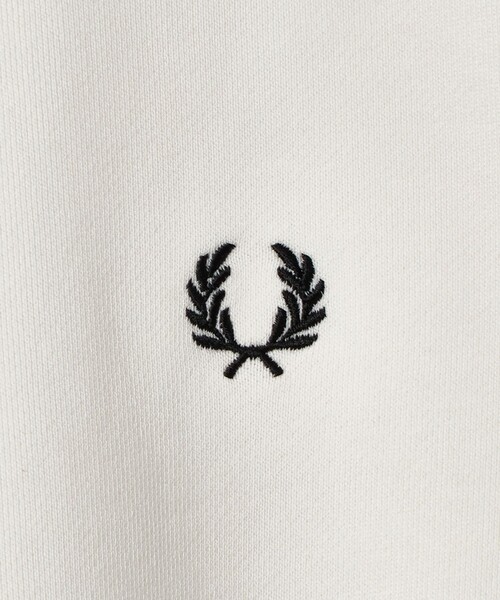 FRED PERRY(フレッドペリー)の「【別注】<FRED PERRY>クルーネック ショート スウェット(スウェット・レディース・オフホワイト/ネイビー・FREE)」の11枚目の写真
