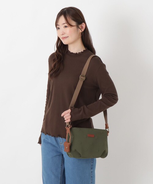 one'sterrace(ワンズテラス)の「toleur トーラ ポリエステルドットニットショルダー(ショルダーバッグ・レディース・ベージュ系8/グレー系4/カーキ系5・99)」の6枚目の写真