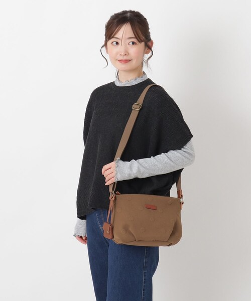 one'sterrace(ワンズテラス)の「toleur トーラ ポリエステルドットニットショルダー(ショルダーバッグ・レディース・ベージュ系8/グレー系4/カーキ系5・99)」の8枚目の写真