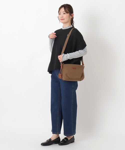one'sterrace(ワンズテラス)の「toleur トーラ ポリエステルドットニットショルダー(ショルダーバッグ・レディース・ベージュ系8/グレー系4/カーキ系5・99)」の9枚目の写真