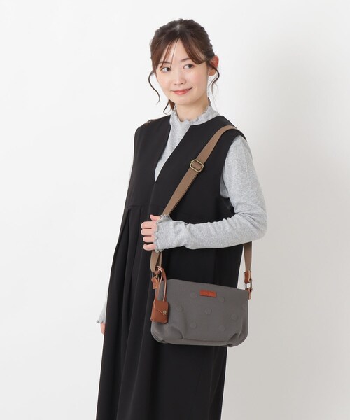 one'sterrace(ワンズテラス)の「toleur トーラ ポリエステルドットニットショルダー(ショルダーバッグ・レディース・ベージュ系8/グレー系4/カーキ系5・99)」の10枚目の写真