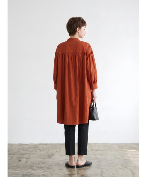Sew loop（ソーループ）の「七分袖ロング丈ギャザーブラウス（シャツ/ブラウス・レディース・ホワイト/ブラック/オレンジ・FREE）」の7枚目の写真