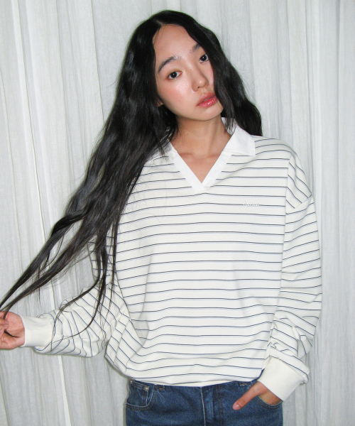 AMESWORLDWIDE(アメスワールドワイド)の「V NECK COLLAR STRIPE SWEATSHIRT IVORY(スウェット・レディース・その他・FREE)」の1枚目の写真