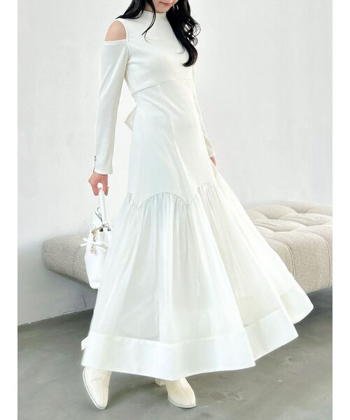 dazzlin(ダズリン)の「スリットショルダーヘムフレアワンピース(ワンピース・レディース・アイボリー/ブラック・SMALL/MEDIUM)」の1枚目の写真