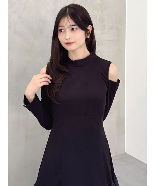 dazzlin(ダズリン)の「スリットショルダーヘムフレアワンピース(ワンピース・レディース・アイボリー/ブラック・SMALL/MEDIUM)」の18枚目の写真
