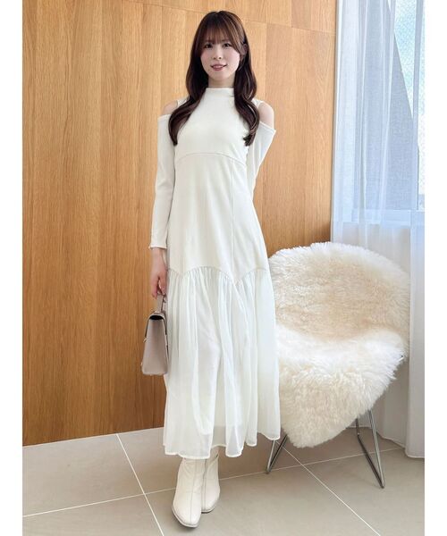 dazzlin(ダズリン)の「スリットショルダーヘムフレアワンピース(ワンピース・レディース・アイボリー/ブラック・SMALL/MEDIUM)」の21枚目の写真