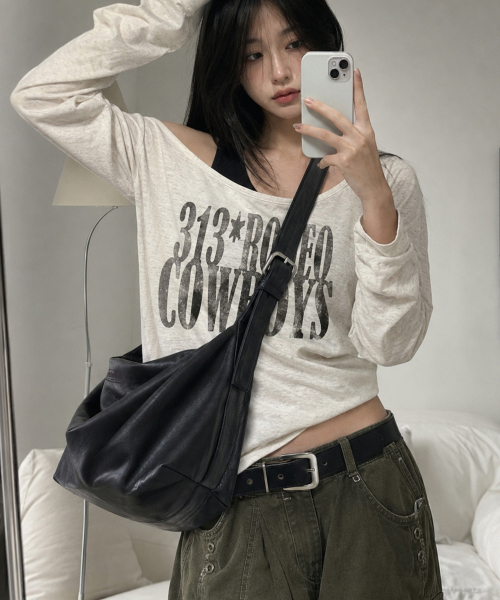 ARTISTWEAR(アーティストウェア)の「レザー SLOUCHY クロスバッグ(メッセンジャーバッグ・メンズ・その他・FREE)」の7枚目の写真