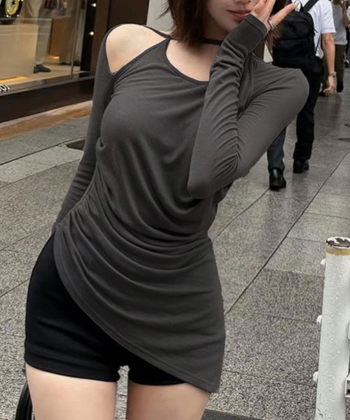 VIVID LADY(ビビッドレディー)の「アシンメトリードレープ 長袖トップス(Tシャツ/カットソー・レディース・アイボリー/チャコールグレー/ブラック・FREE)」の3枚目の写真