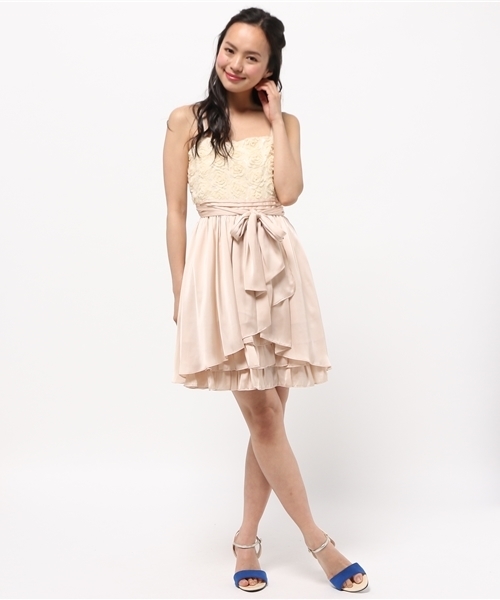TRUDEA（トルディア）の「《Special price》胸元バラモチーフ　スピンドルドレスドレス（ドレス・レディース・モカ/ベージュ/ブルー・LARGE/MEDIUM）」の7枚目の写真