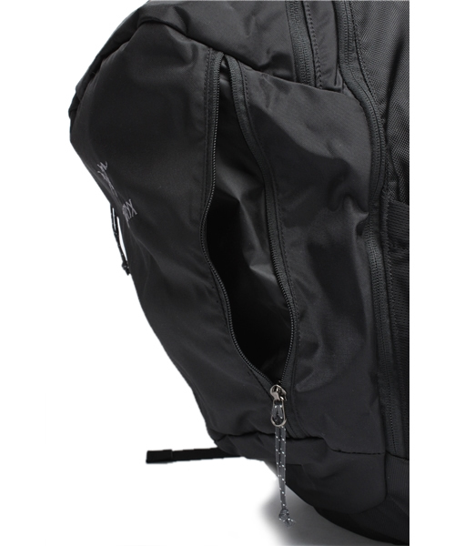 BEAMS(ビームス)の「ARC'TERYX / “MANTIS 26”(バックパック/リュック・メンズ・ブラック・26リッター)」の8枚目の写真