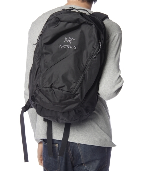 BEAMS(ビームス)の「ARC'TERYX / “MANTIS 26”(バックパック/リュック・メンズ・ブラック・26リッター)」の2枚目の写真