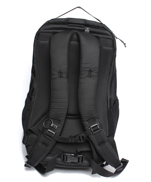 BEAMS(ビームス)の「ARC'TERYX / “MANTIS 26”(バックパック/リュック・メンズ・ブラック・26リッター)」の11枚目の写真