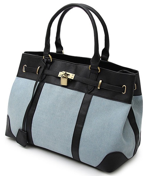 ８(eight)（エイト）の「鍵付き PUレザー ボストンバッグ（ボストンバッグ・メンズ・ベージュ/インディゴブルー/ホワイト/ブラック/ダークブラウン・FREE）」の5枚目の写真