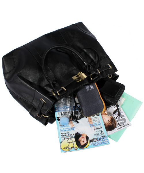 ８(eight)（エイト）の「鍵付き PUレザー ボストンバッグ（ボストンバッグ・メンズ・ベージュ/インディゴブルー/ホワイト/ブラック/ダークブラウン・FREE）」の12枚目の写真