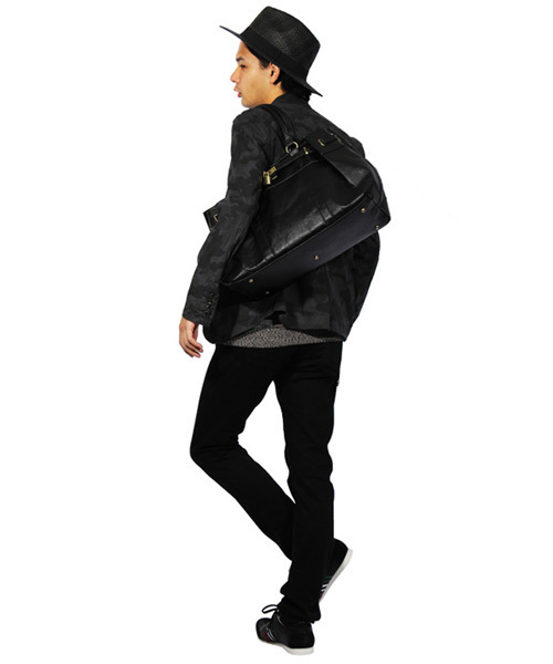 ８(eight)（エイト）の「鍵付き PUレザー ボストンバッグ（ボストンバッグ・メンズ・ベージュ/インディゴブルー/ホワイト/ブラック/ダークブラウン・FREE）」の20枚目の写真