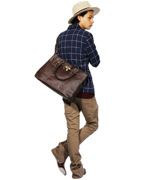 ８(eight)（エイト）の「鍵付き PUレザー ボストンバッグ（ボストンバッグ・メンズ・ベージュ/インディゴブルー/ホワイト/ブラック/ダークブラウン・FREE）」の21枚目の写真