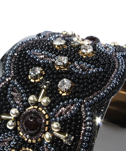 AMERICAN RAG CIE(アメリカンラグシー)の「A.V.MAX エー ヴィー マックス/201-AVM-7305B(ブレスレット・レディース・ブラウン/ブラック・FREE)」の4枚目の写真