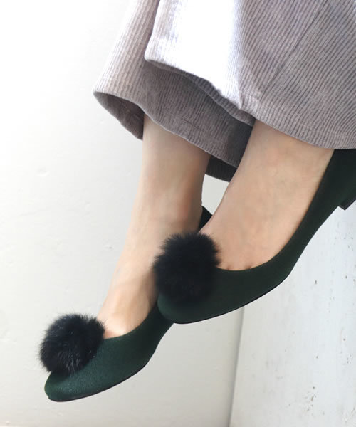 SESTO(セスト)の「ボンボンファー付きスクエアトゥローヒールパンプス/グレンチェック(パンプス・レディース・ブラック/グリーン/チェック/ボルドー/グレー/レオパード/ゴールド・22.0cm/23.0cm/25.0cm/22.5cm/23.5cm/24.0cm/24.5cm)」の4枚目の写真