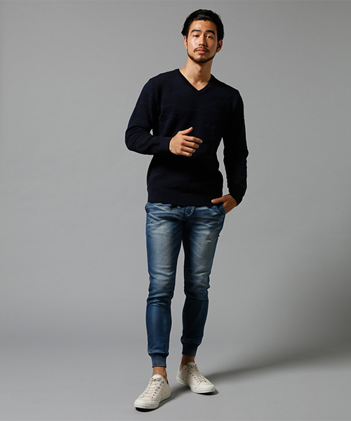 AZUL by moussy（アズールバイマウジー）の「シャドーカモニットVネック長袖プルオーバー（ニット/セーター・メンズ・ブラック/インディゴブルー/グレー・LARGE/MEDIUM/SMALL/X-LARGE/X-SMALL）」の17枚目の写真