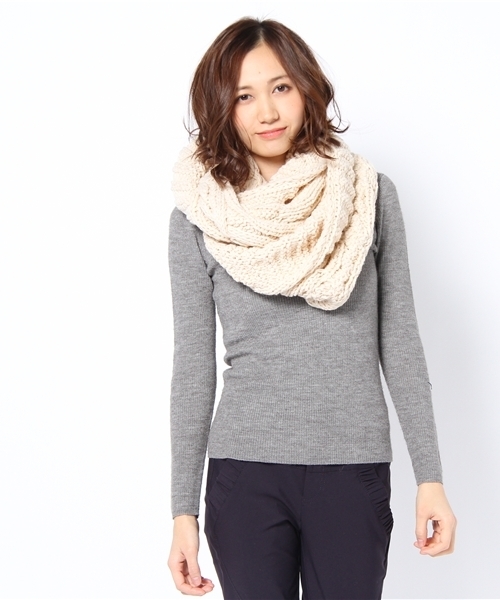 Chico（チコ）の「ケーブルスヌード（ストール/ショール・レディース・アイボリー/ワインレッド/ブルー・FREE）」の4枚目の写真