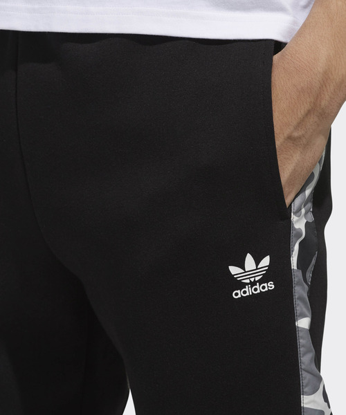 adidas（アディダス）の「グラフィック トラックパンツ [GRAPHICS CB TRACK PANTS] オリジナルス（その他パンツ・メンズ・ブラック/グレー・SMALL/MEDIUM/LARGE/X-LARGE/XX-LARGE/X-SMALL/XXX-LARGE）」の8枚目の写真