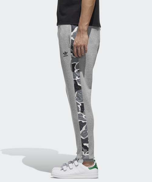 adidas（アディダス）の「グラフィック トラックパンツ [GRAPHICS CB TRACK PANTS] オリジナルス（その他パンツ・メンズ・ブラック/グレー・SMALL/MEDIUM/LARGE/X-LARGE/XX-LARGE/X-SMALL/XXX-LARGE）」の12枚目の写真