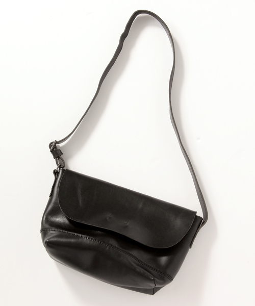 MONKEY TIME（モンキータイム）の「MT ∴ レザー ショルダーバッグ（ショルダーバッグ・メンズ・ブラック/ダークブラウン/ネイビー・ﾌﾘ-）」の4枚目の写真