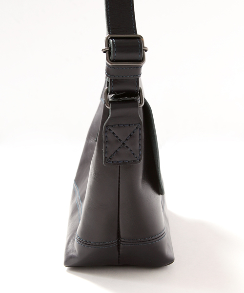 MONKEY TIME（モンキータイム）の「MT ∴ レザー ショルダーバッグ（ショルダーバッグ・メンズ・ブラック/ダークブラウン/ネイビー・ﾌﾘ-）」の7枚目の写真