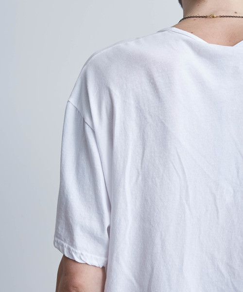 KAZUYUKI KUMAGAI ATTACHMENT（カズユキクマガイアタッチメント）の「【KAZUYUKI KUMAGAI】 40/1フレスカ天竺ドレープTシャツ（Tシャツ/カットソー・メンズ・ホワイト/ブラック/ダークグリーン/ブラウン/カーキ・1/2/3）」の11枚目の写真