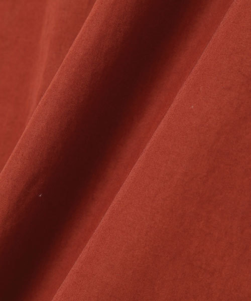 MHL.（エムエイチエル）の「COMPACT COTTON POPLIN（シャツ/ブラウス・メンズ・ベージュ/レンガ・LARGE/MEDIUM/X-LARGE）」の10枚目の写真