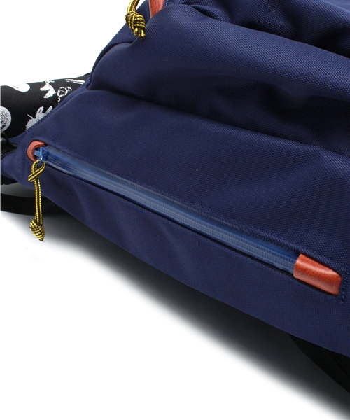 CIAOPANIC（チャオパニック）の「【Ficouture】　PaisleyRollTopDaypack（バックパック/リュック・レディース・マスタード/ネイビー/サックスブルー・FREE）」の5枚目の写真