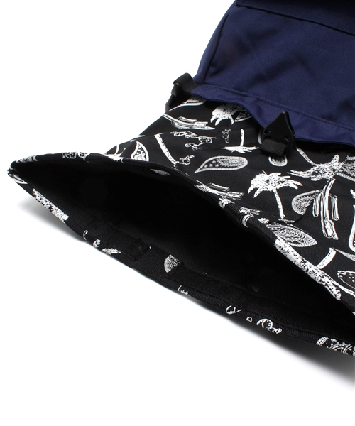 CIAOPANIC（チャオパニック）の「【Ficouture】　PaisleyRollTopDaypack（バックパック/リュック・レディース・マスタード/ネイビー/サックスブルー・FREE）」の6枚目の写真