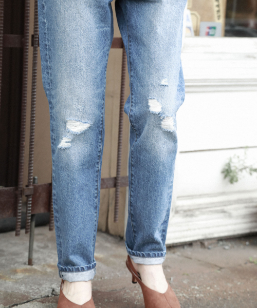 BAYFLOW（ベイフロー）の「ダメージテーパード　19AW（デニムパンツ・レディース・ブルー/ブラック/ネイビー/オフホワイト・SMALL/MEDIUM/LARGE）」の3枚目の写真