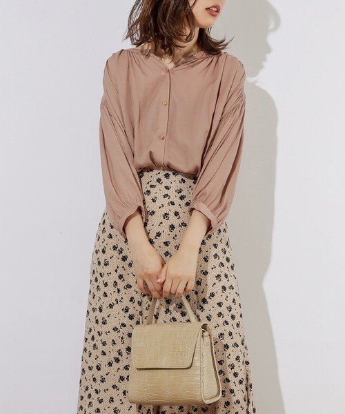 natural couture（ナチュラルクチュール）の「とろみサテンギャザーブラウス（シャツ/ブラウス・レディース・オフホワイト/ブラウン/ベージュ/ミント/ブルー/ピンク系その他/ドット・FREE）」の8枚目の写真