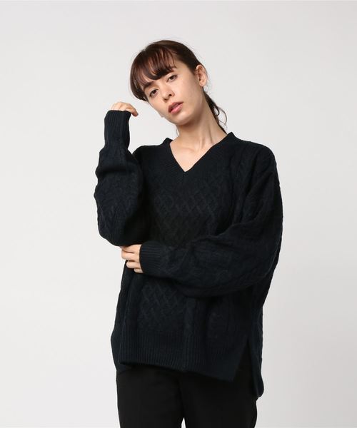 AMERICAN HOLIC（アメリカンホリック）の「Vネック裾スリットケーブルニットプルオーバー＊（ニット/セーター・レディース・グレー系その他/ベージュ系その他2/アイボリー/ネイビー/グレー系その他2・L/M）」の8枚目の写真