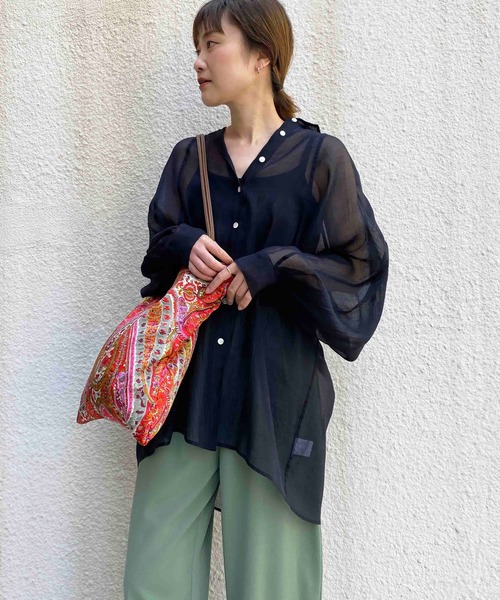 PICCIN（ピッチン）の「ラグランシアーシャツ（シャツ/ブラウス・レディース・ブラック/ベージュ/サーモンピンク・M）」の2枚目の写真