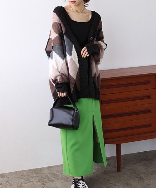 GeeRA(ジーラ)の「アーガイルニットカーディガン(カーディガン/ボレロ・レディース・アイボリー/チャコール/ブラック/ブラウン・MEDIUM/LARGE/X-LARGE/XX-LARGE)」の13枚目の写真