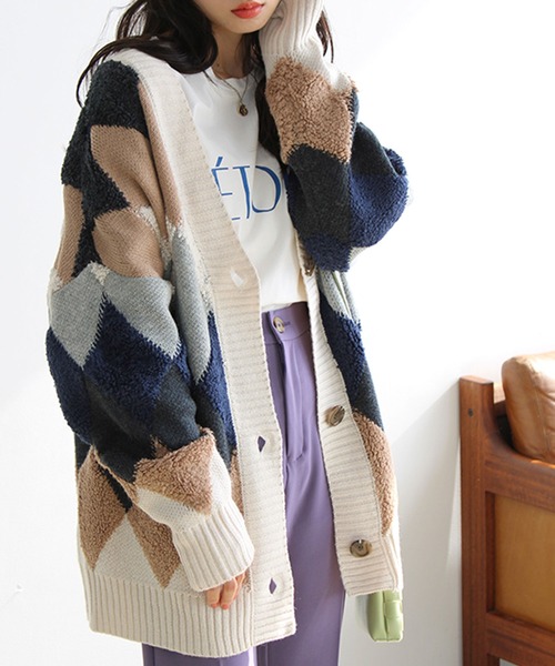 GeeRA(ジーラ)の「アーガイルニットカーディガン(カーディガン/ボレロ・レディース・アイボリー/チャコール/ブラック/ブラウン・MEDIUM/LARGE/X-LARGE/XX-LARGE)」の11枚目の写真