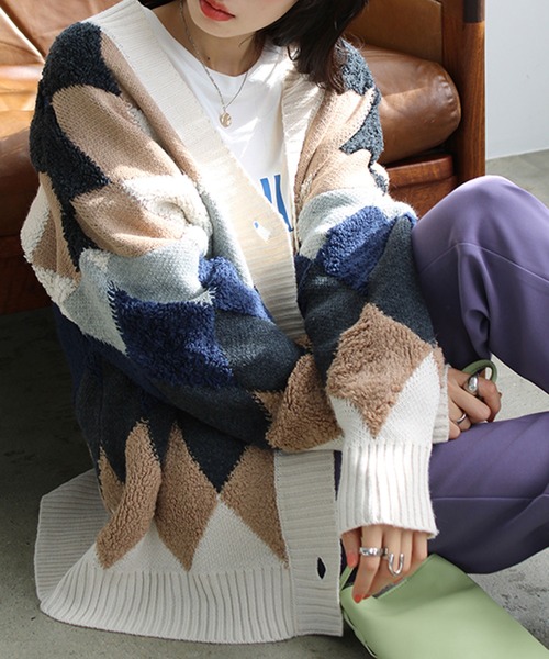 GeeRA(ジーラ)の「アーガイルニットカーディガン(カーディガン/ボレロ・レディース・アイボリー/チャコール/ブラック/ブラウン・MEDIUM/LARGE/X-LARGE/XX-LARGE)」の17枚目の写真