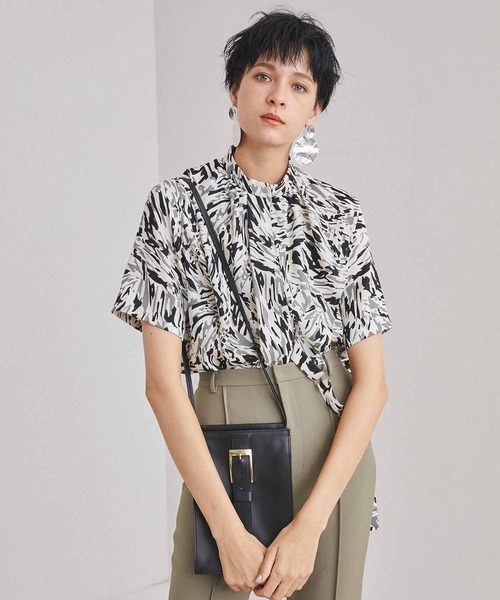 UNITED TOKYO(ユナイテッドトウキョウ)の「フロントバックルショルダーバッグ(ショルダーバッグ・レディース・ブラック/ベージュ・FREE)」の3枚目の写真