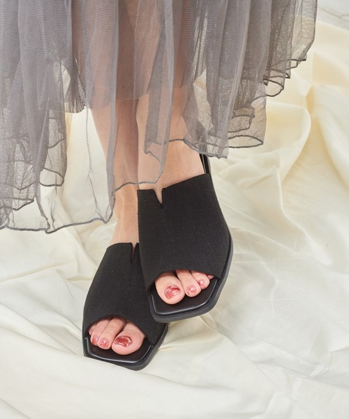 NEUE THE MARKET（ノイエザマーケット）の「チャンキーヒールミュールサンダル/93504【日本製】（サンダル・レディース・アイボリー/レオパード/ブラック・L/S/M）」の7枚目の写真