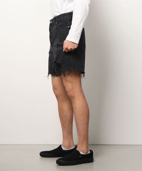 MR.GENTLEMAN(ミスタージェントルマン)の「REPAIRED CRUSH DENIM SHORT(デニムパンツ・メンズ・ブラック系その他/ブルー系その他・SMALL/MEDIUM/LARGE/X-LARGE)」の5枚目の写真