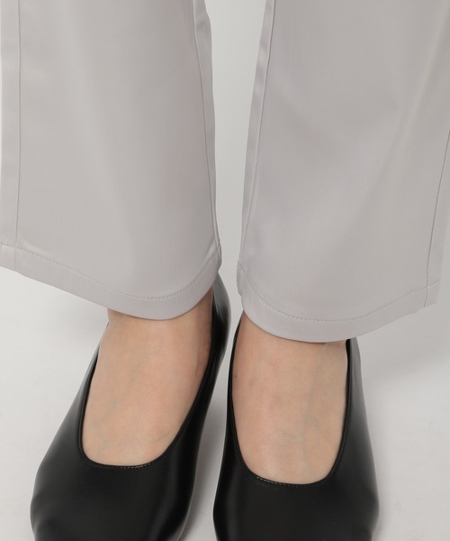 LEPSIM(レプシィム)の「サテンストレッチツヤパンツ 931656(その他パンツ・レディース・ブラウン/ブルー/グレイッシュベージュ・MEDIUM/LARGE)」の12枚目の写真