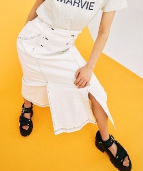 REDYAZEL（レディアゼル）の「デニムダブルボタンデザインタイトスカート（スカート・レディース・オフホワイト/ネイビー/ブルー・SMALL/MEDIUM）」の2枚目の写真