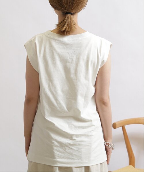 MJUKA.（ミューカ）の「ロゴプリントノースリーブ（Tシャツ/カットソー・レディース・オフホワイト/カーキ/スミクロ・FREE）」の16枚目の写真