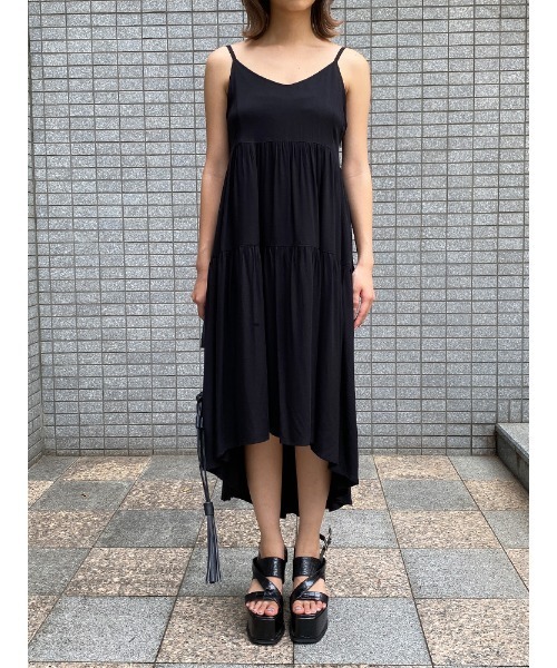 ENVYM（アンビー）の「シャーリングキャミＯＰ（ワンピース・レディース・ブラック/ベージュ/グレー・FREE）」の13枚目の写真