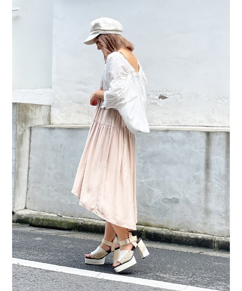 ENVYM（アンビー）の「シャーリングキャミＯＰ（ワンピース・レディース・ブラック/ベージュ/グレー・FREE）」の15枚目の写真