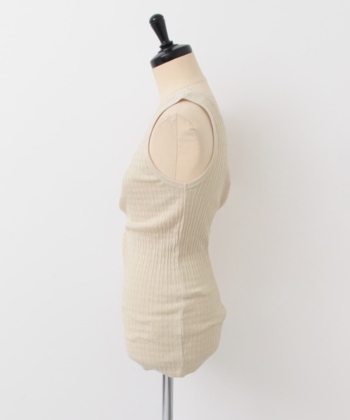 URBAN RESEARCH DOORS(アーバンリサーチドアーズ)の「変形ランダムテレコタンクトップ(タンクトップ・レディース・ブラック/ナチュラル・ONE)」の6枚目の写真