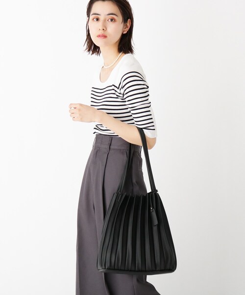 OPAQUE.CLIP（オペークドットクリップ）の「◆プリーツトートバッグ【A4サイズ収納可】（トートバッグ・レディース・ブラック/ベージュ/オフホワイト・00）」の17枚目の写真